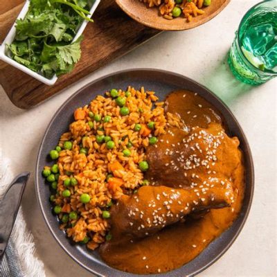  Pollo en Mole Poblano: Eine kulinarische Reise durch Schokoladennoten und pikanten Gewürzen!