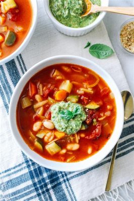  Soupe au Pistou! Eine herzhafte Gemüsesuppe mit italienischem Flair.